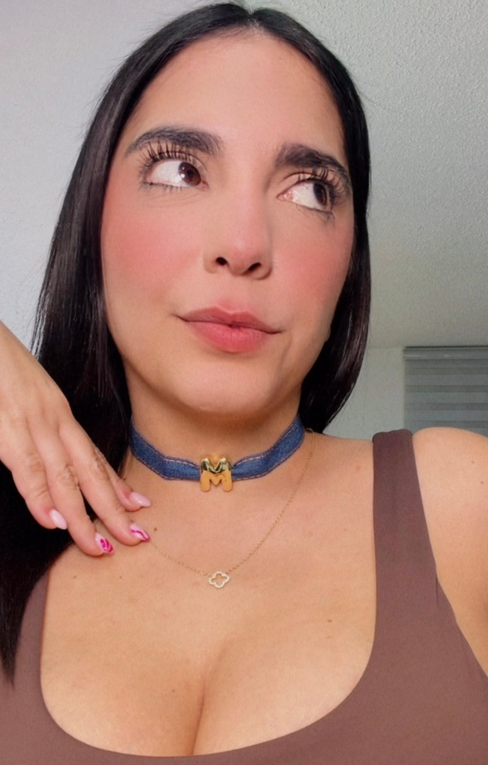 My letter choker Mahon