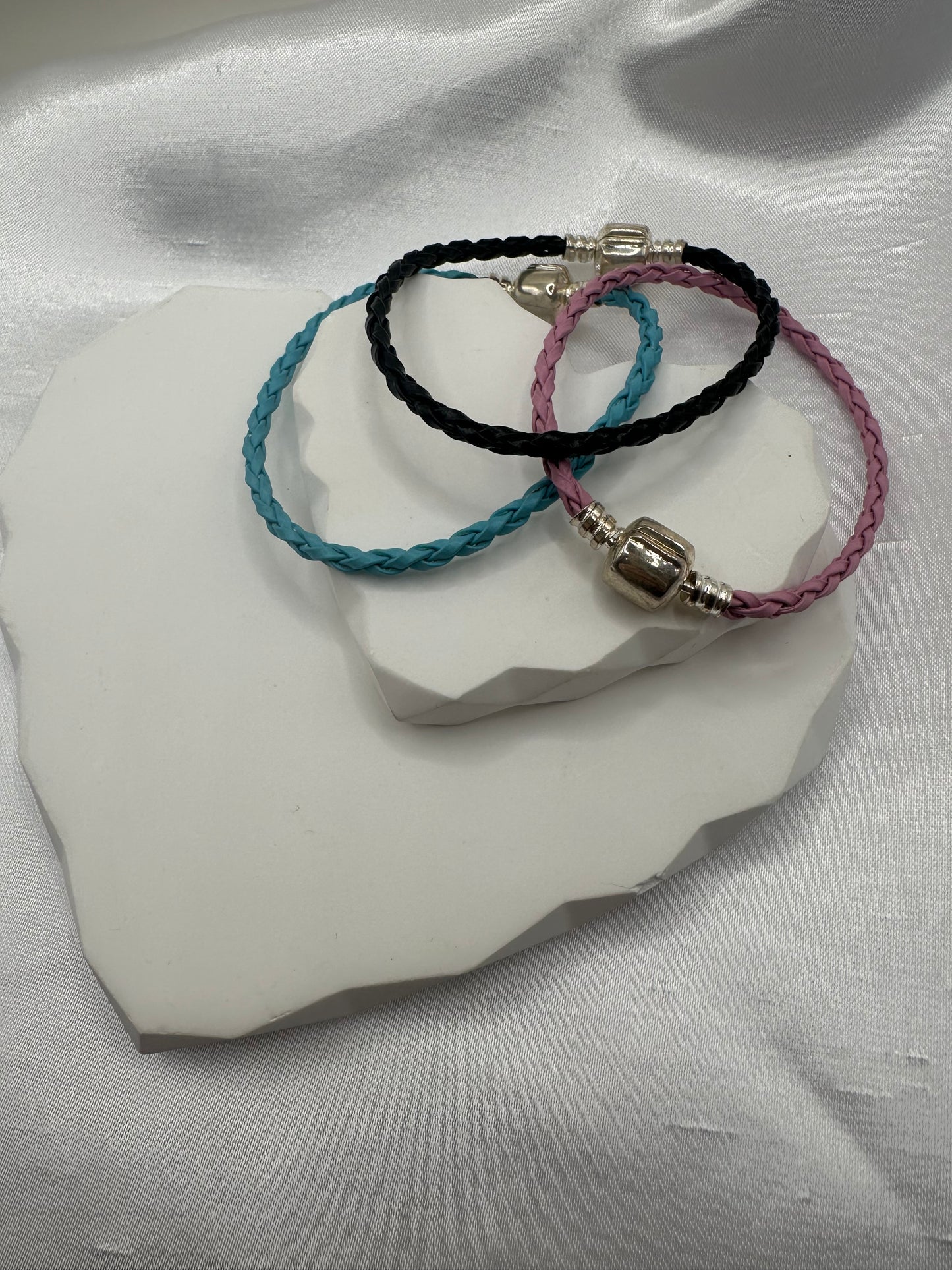 P bracalet