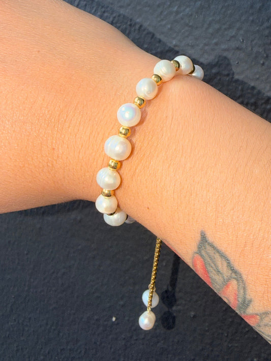 I love my pearls bracelet